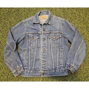 Vintage Levi’s Blue Jean Denim Trucker Jacket Size 38 70506 0216 Made in Canada